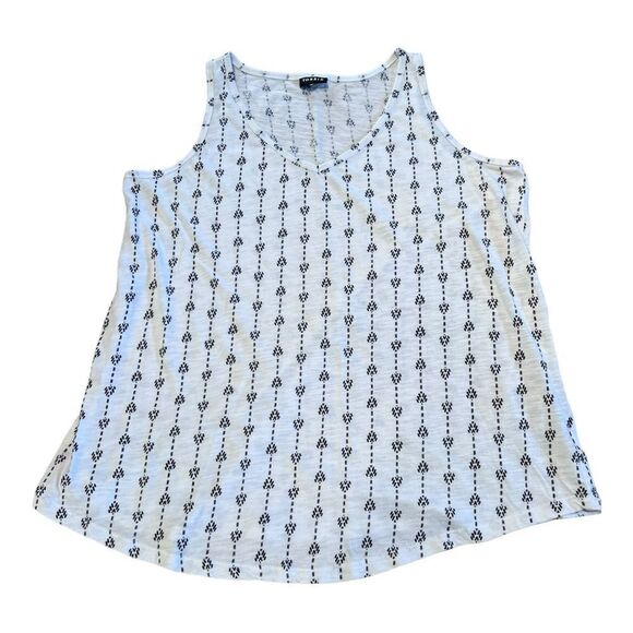 Torrid white print tank size 00 M 10 - Picture 1 of 7
